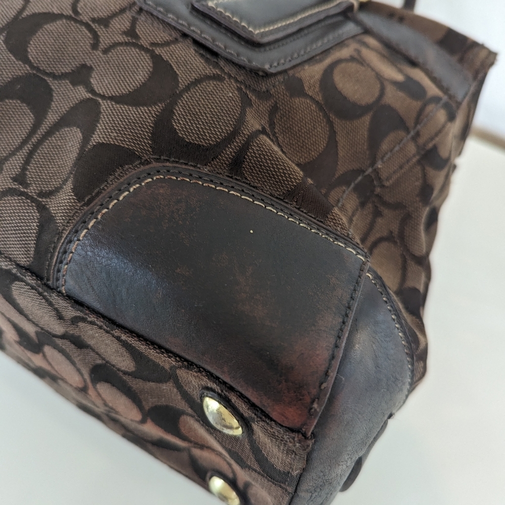 Vintage Coach Hampton turn lock tote! GUC! No tears, rips, or holes! Model 11063 - Picture 5 of 14